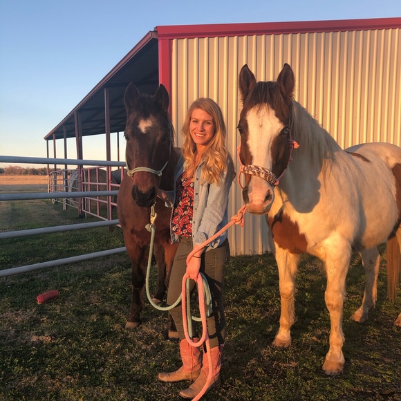 Meet your Posher, Leah - Picture 4 of 9